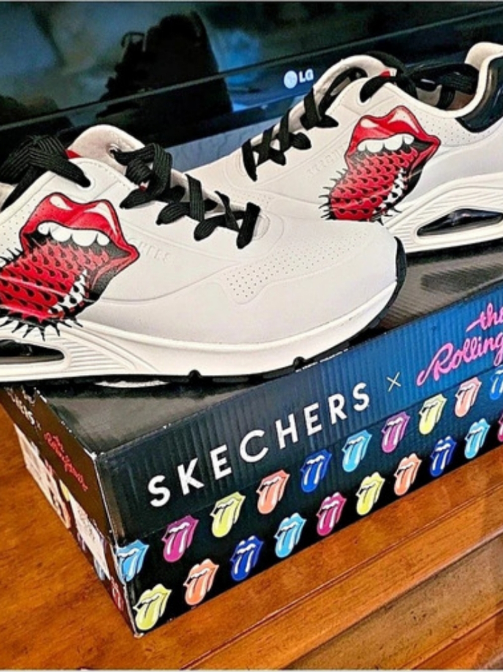 Skechers UNO-Rolling Stones Single! Sneakers White & Black US 8, New With Box